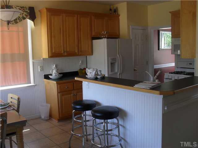 848 Nowell Ridge Road Raleigh, NC 27607 - Photo 3 of 9