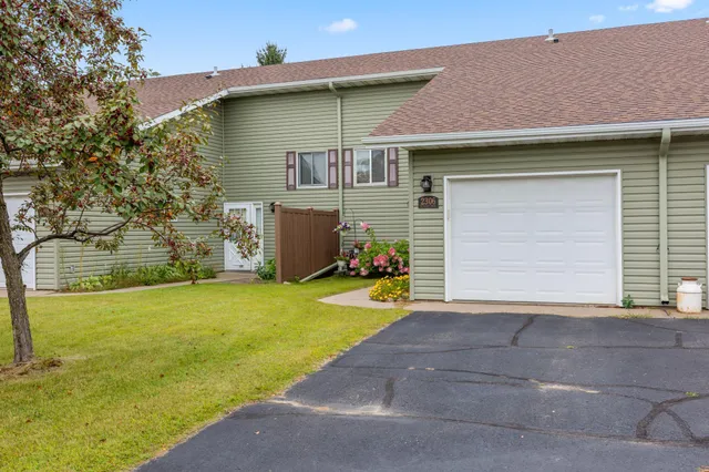 $215,900 | 2306 Hillcrest Drive, Brainerd, MN 56401