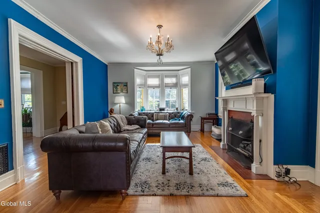 $425,000 | 1033 Waverly Place, Schenectady, NY 12308