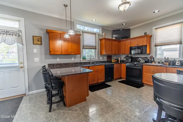 $425,000 | 1033 Waverly Place, Schenectady, NY 12308