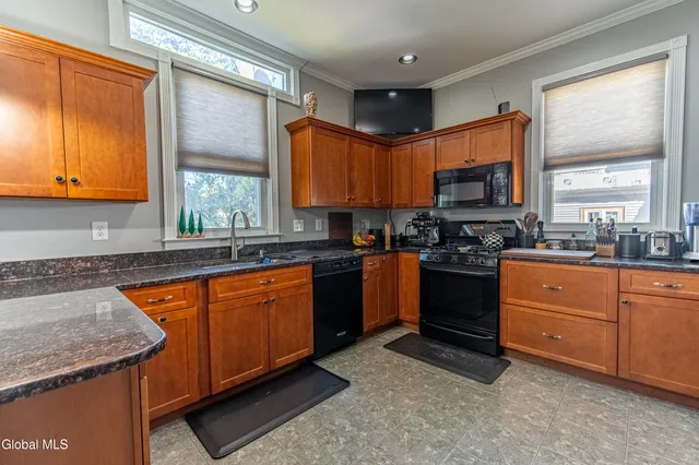 $425,000 | 1033 Waverly Place, Schenectady, NY 12308