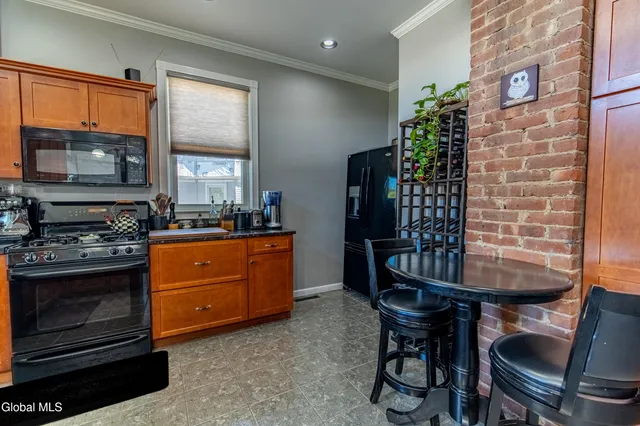 $425,000 | 1033 Waverly Place, Schenectady, NY 12308