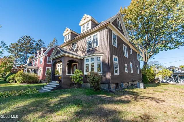 $425,000 | 1033 Waverly Place, Schenectady, NY 12308