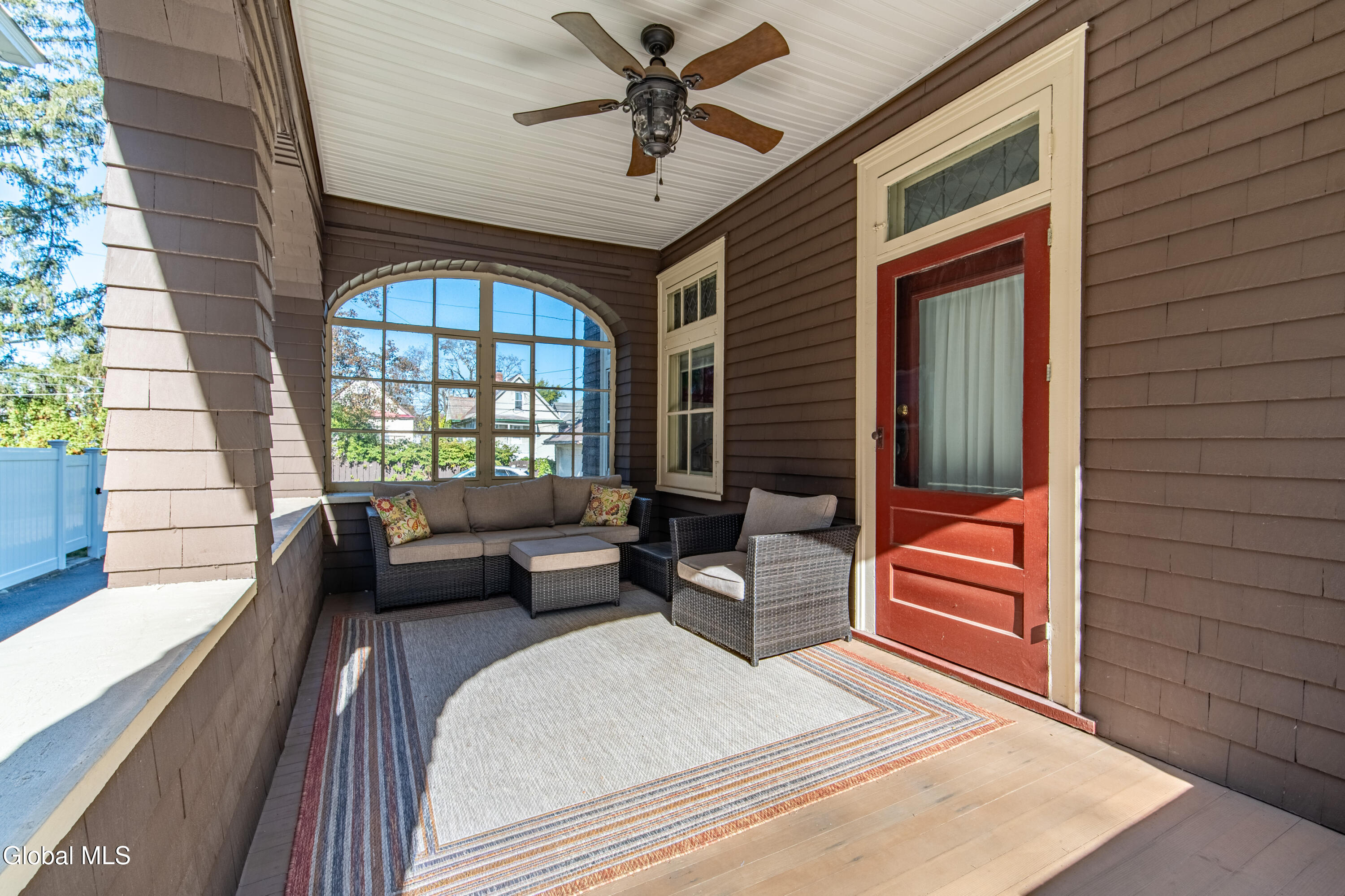 1033 Waverly Place Schenectady, NY 12308 - Photo 5 of 39 1033 Waverly Pl