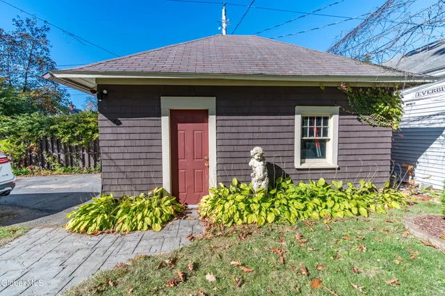 $425,000 | 1033 Waverly Place, Schenectady, NY 12308