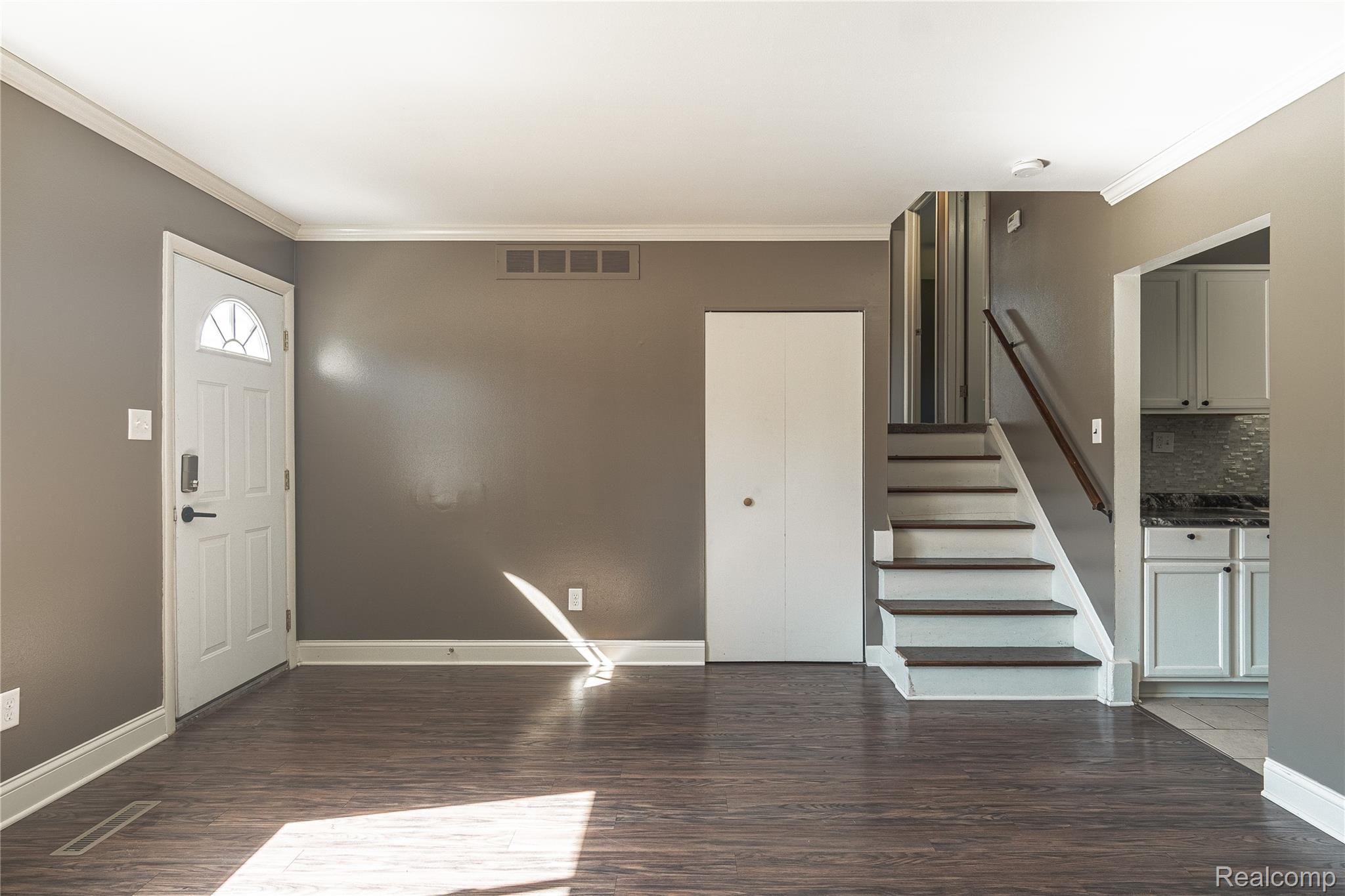 27804 Somerset Avenue Inkster, MI 48141 - Photo 4 of 31 Interiors (2 of 25).jpg
