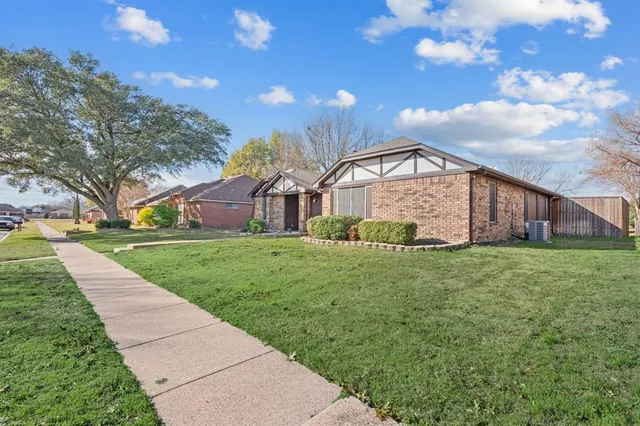 $335,000 | 2813 Andrea Lane, Garland, TX 75040