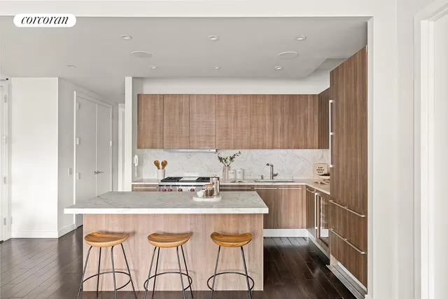 $5,495,000 | 250 West Street, Unit 8H | TriBeCa