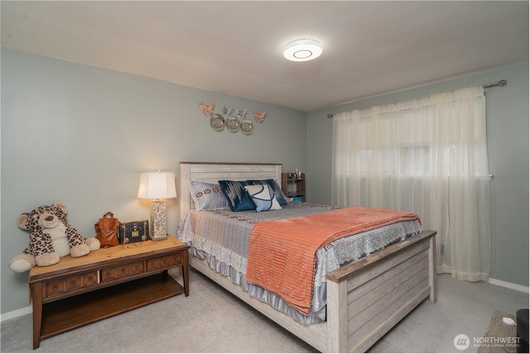 1215 Dundee Drive Cosmopolis, WA 98537 - Photo 15 of 30 a bed room with a bed and a window