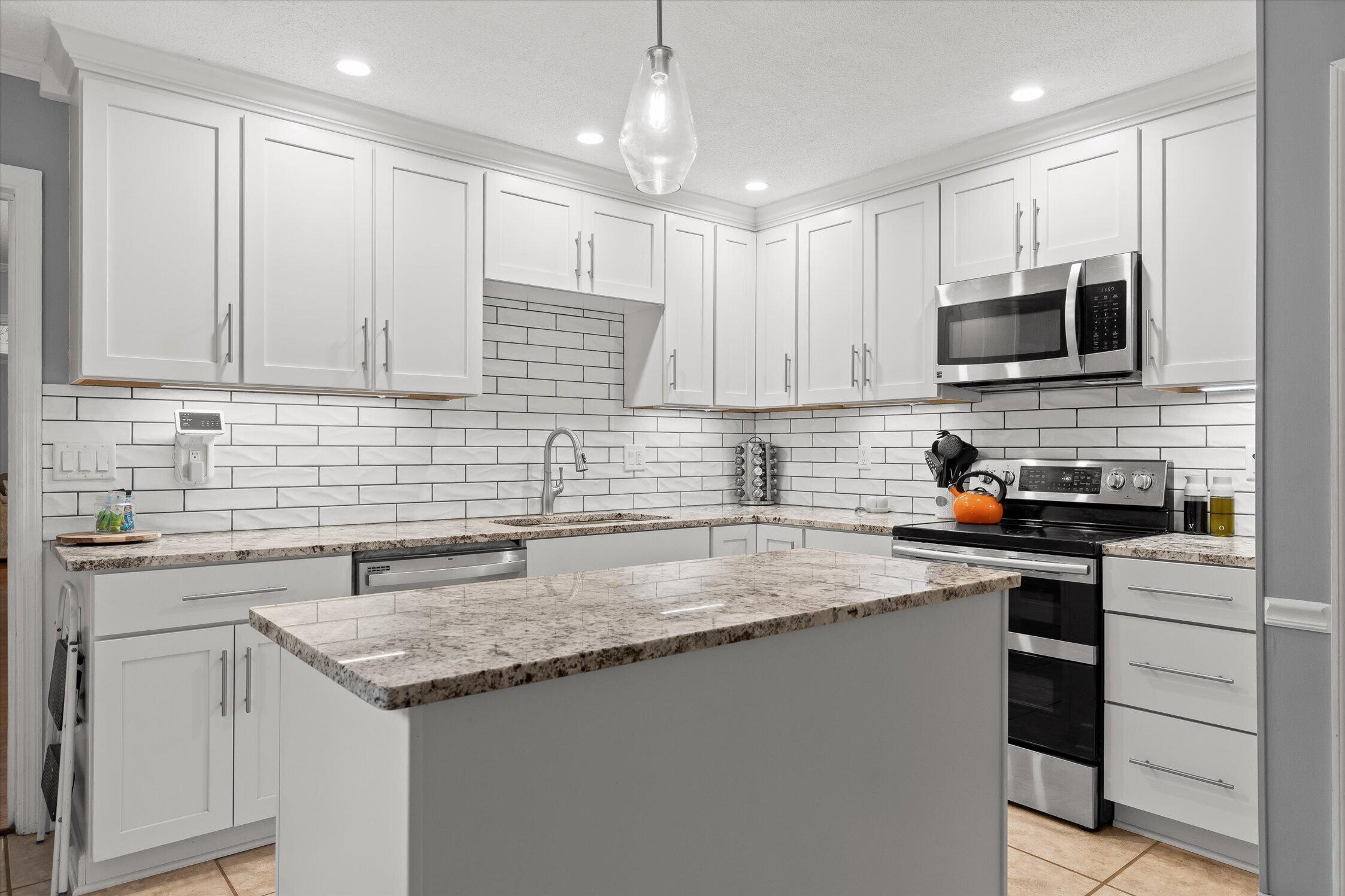 5622 Cold Springs Road Hixson, TN 37343 - Photo 11 of 47 Kitchen