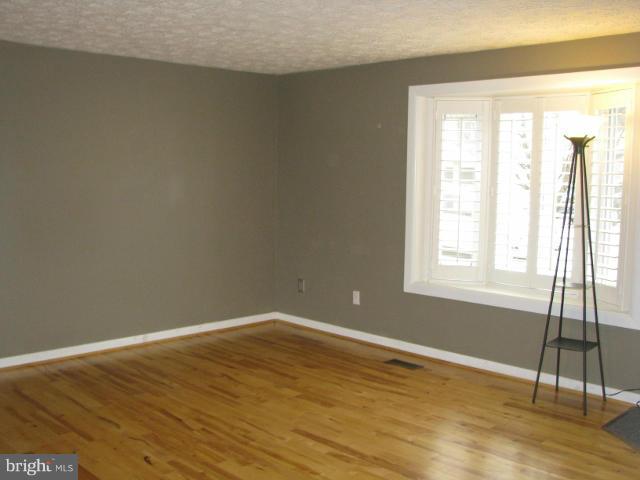 9385 Northgate Road Laurel, MD 20723 - Photo 8 of 29 Living Room