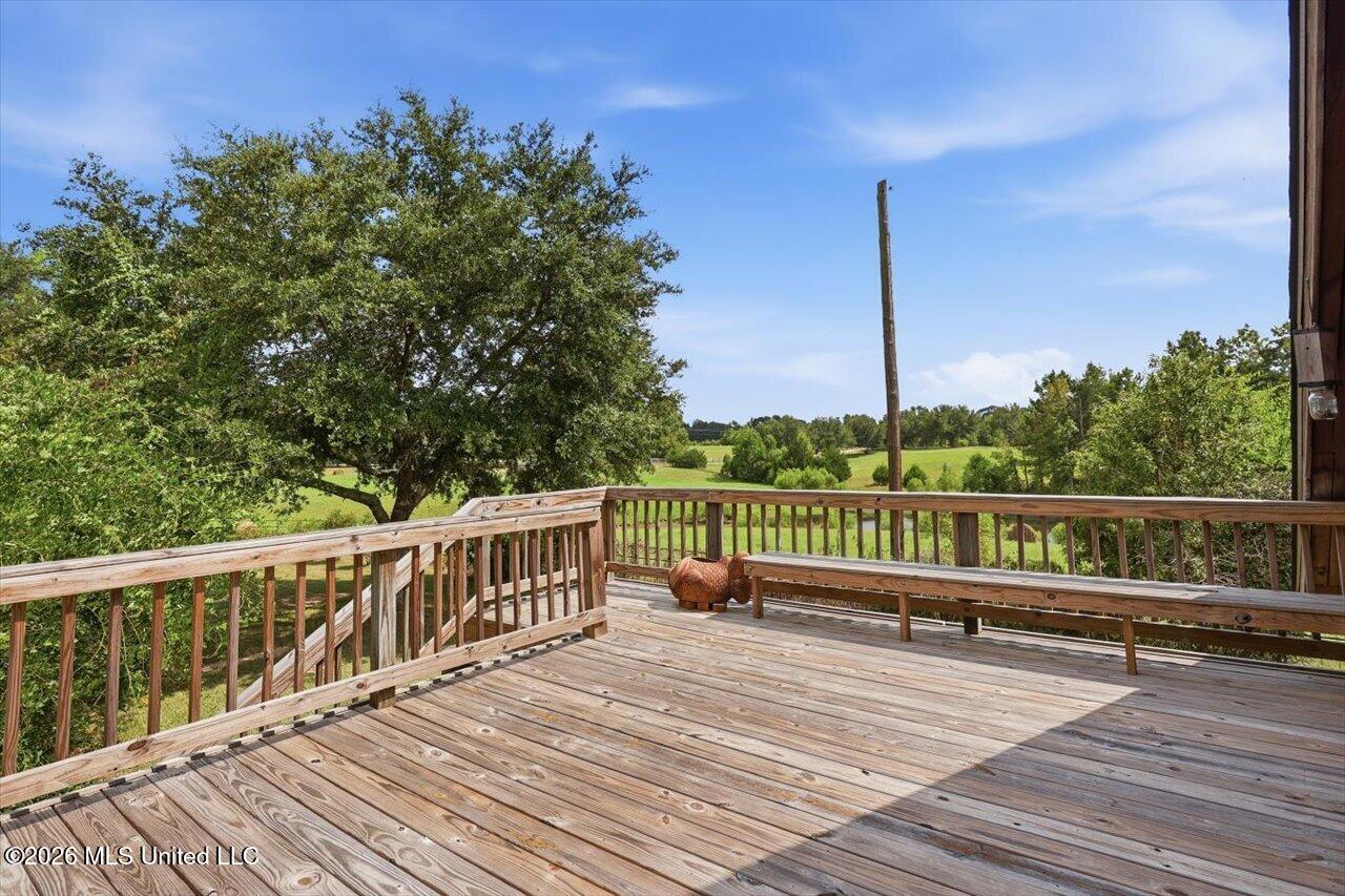 1124 Perrett Road Hazlehurst, MS 39083 - Photo 46 of 77 1124 Perrett Rd - apartment Deck