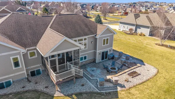 $949,900 | 3122 Saddle Brooke Trail, Sun Prairie, WI 53590