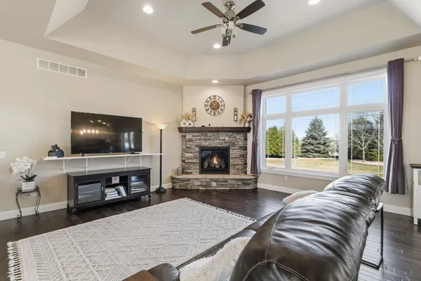 $949,900 | 3122 Saddle Brooke Trail, Sun Prairie, WI 53590