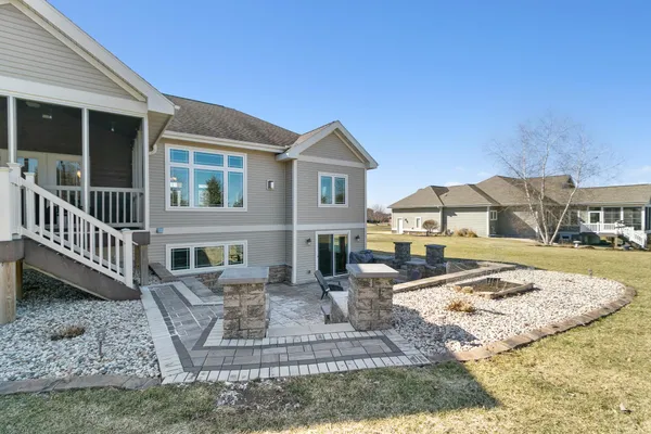 $949,900 | 3122 Saddle Brooke Trail, Sun Prairie, WI 53590