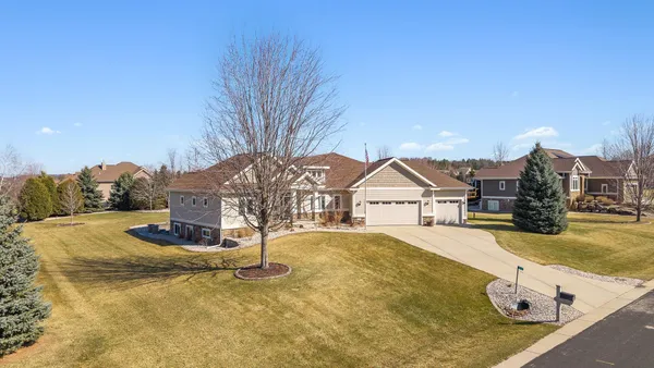 $949,900 | 3122 Saddle Brooke Trail, Sun Prairie, WI 53590