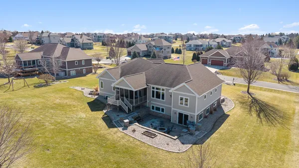 $949,900 | 3122 Saddle Brooke Trail, Sun Prairie, WI 53590