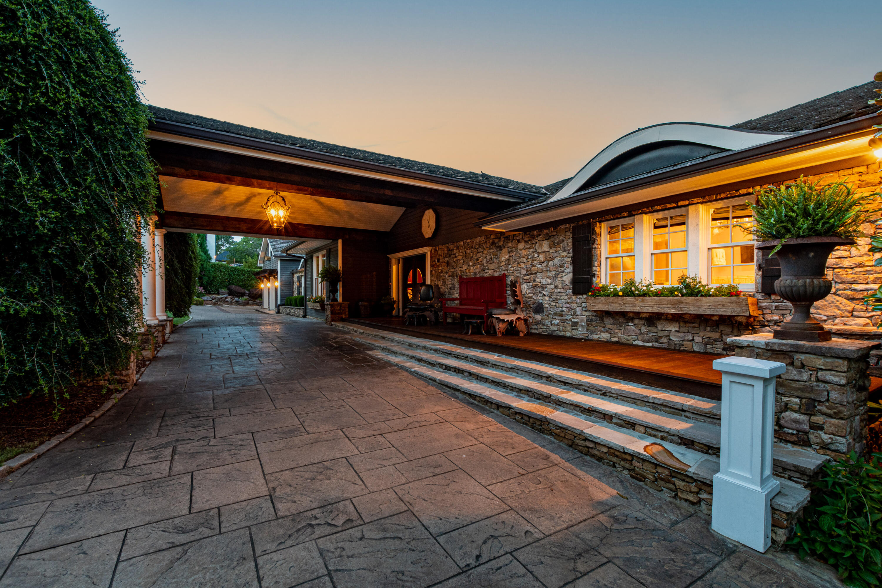 1508 Riverview Oaks Road Chattanooga, TN 37405 - Photo 14 of 88 1508 Riverview Oaks twilight-2