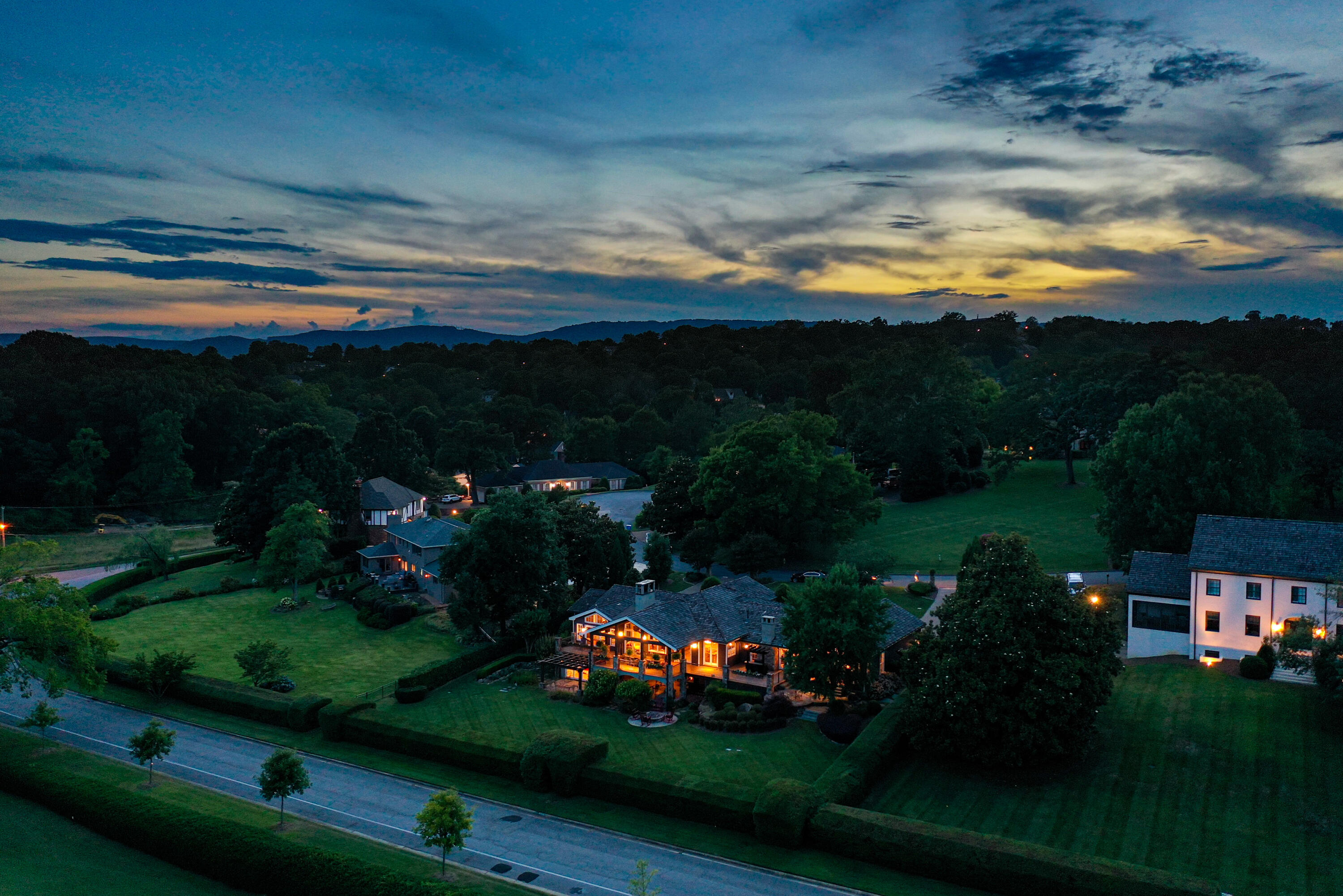 1508 Riverview Oaks Road Chattanooga, TN 37405 - Photo 30 of 88 1508 Riverview Oaks twilight-8