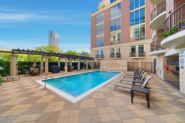 $460,000 | 1616 Fountain View Drive, Unit 510, Houston, TX 77057