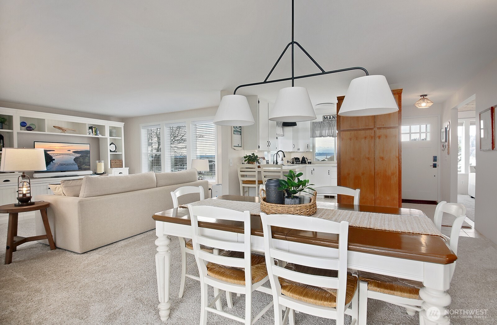 8201 Soundview Place Clinton, WA 98236 - Photo 15 of 40