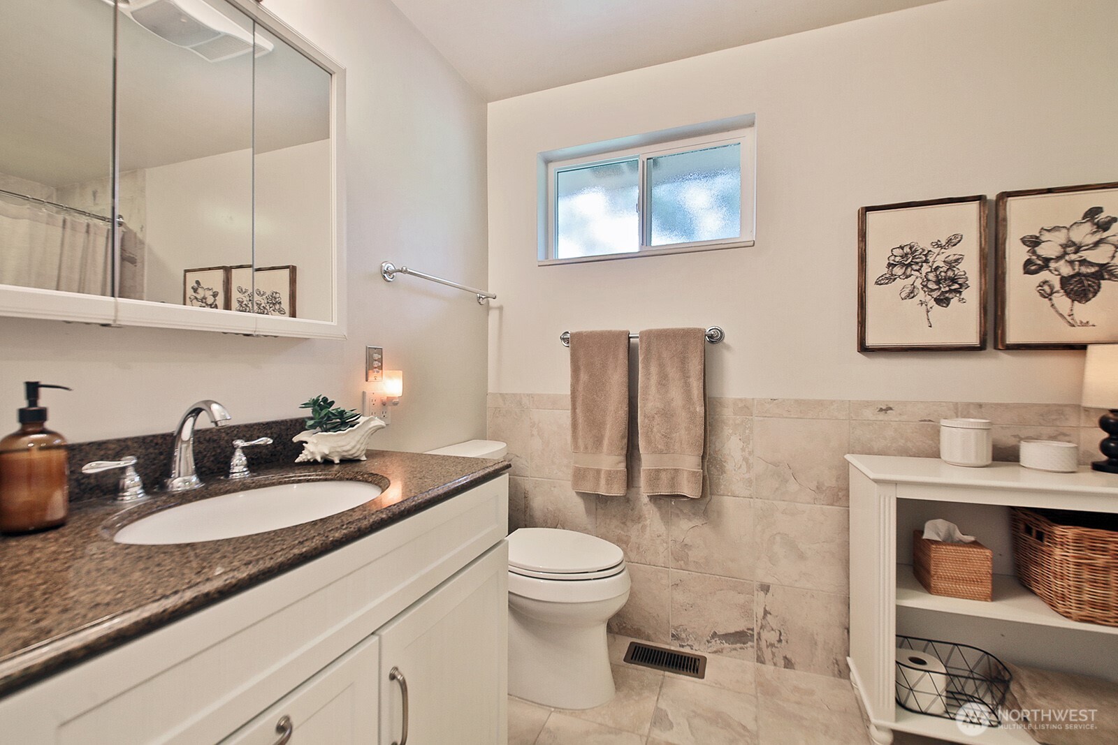 8201 Soundview Place Clinton, WA 98236 - Photo 18 of 40