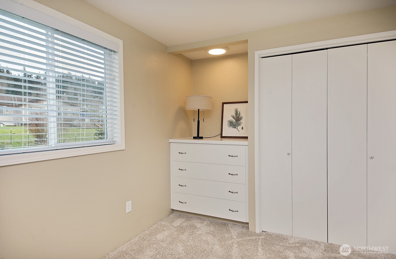 8201 Soundview Place Clinton, WA 98236 - Photo 23 of 40