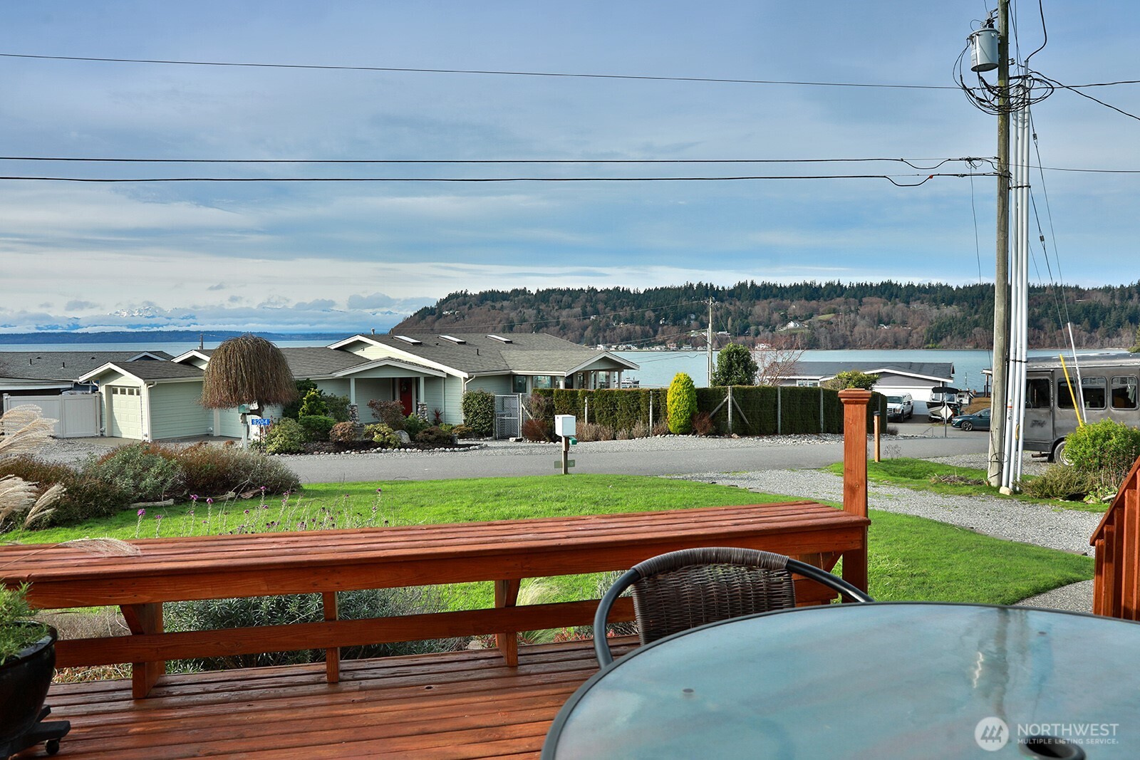 8201 Soundview Place Clinton, WA 98236 - Photo 5 of 40