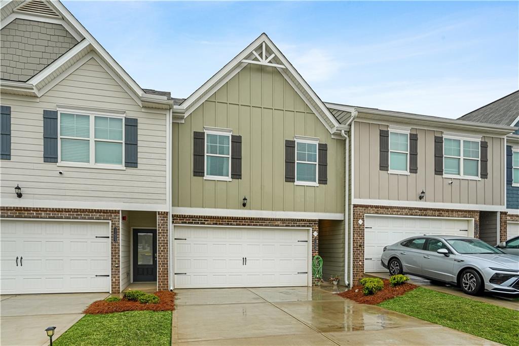 11649 Mendenhall Court Hampton, GA 30228 - Photo 3 of 31