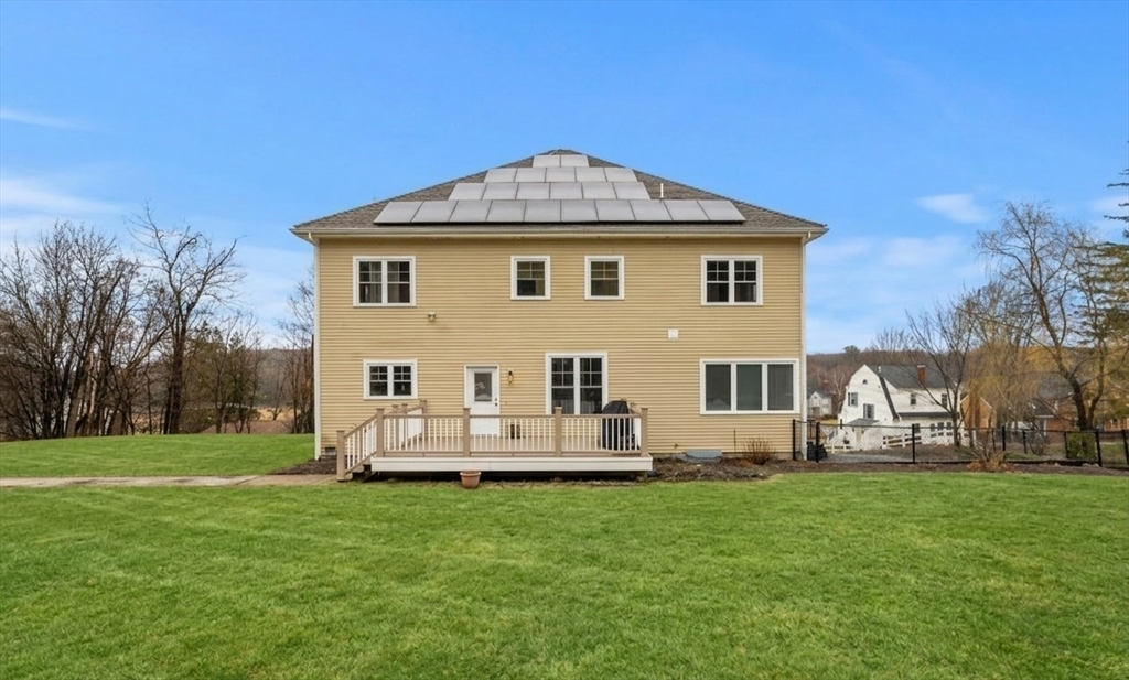 98 R Walnut Street Shrewsbury, MA 01545 - Photo 4 of 42