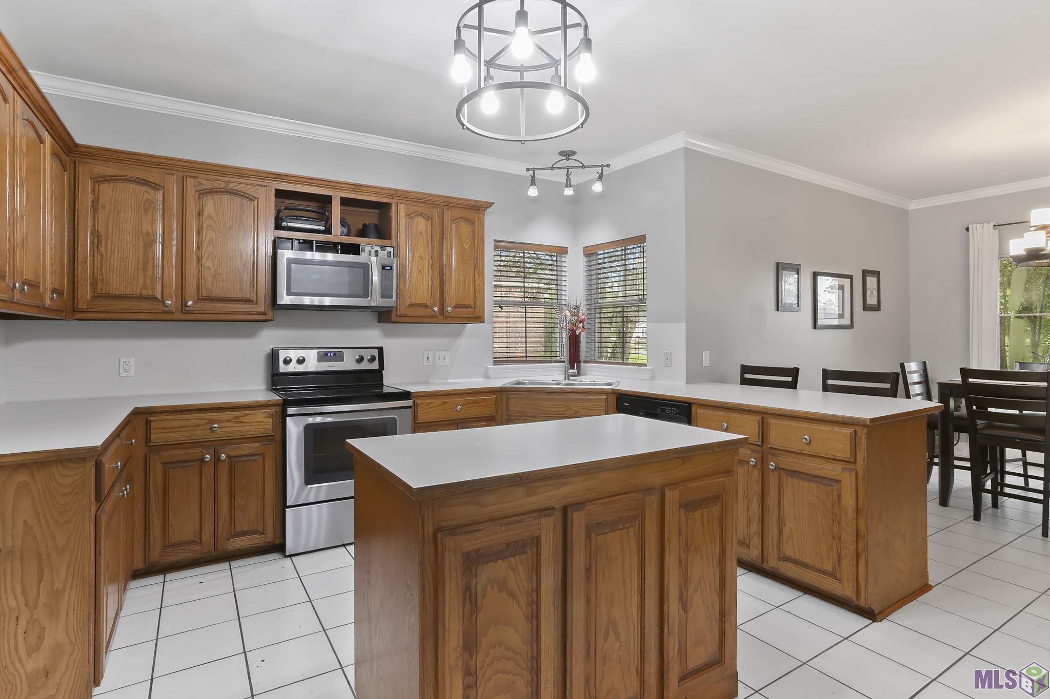 42202 Norwood Road Gonzales, LA 70737 - Photo 3 of 18 kitchen