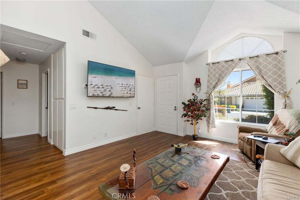 839 Miller Road Banning, CA 92220 - Photo 4 of 21 Entry