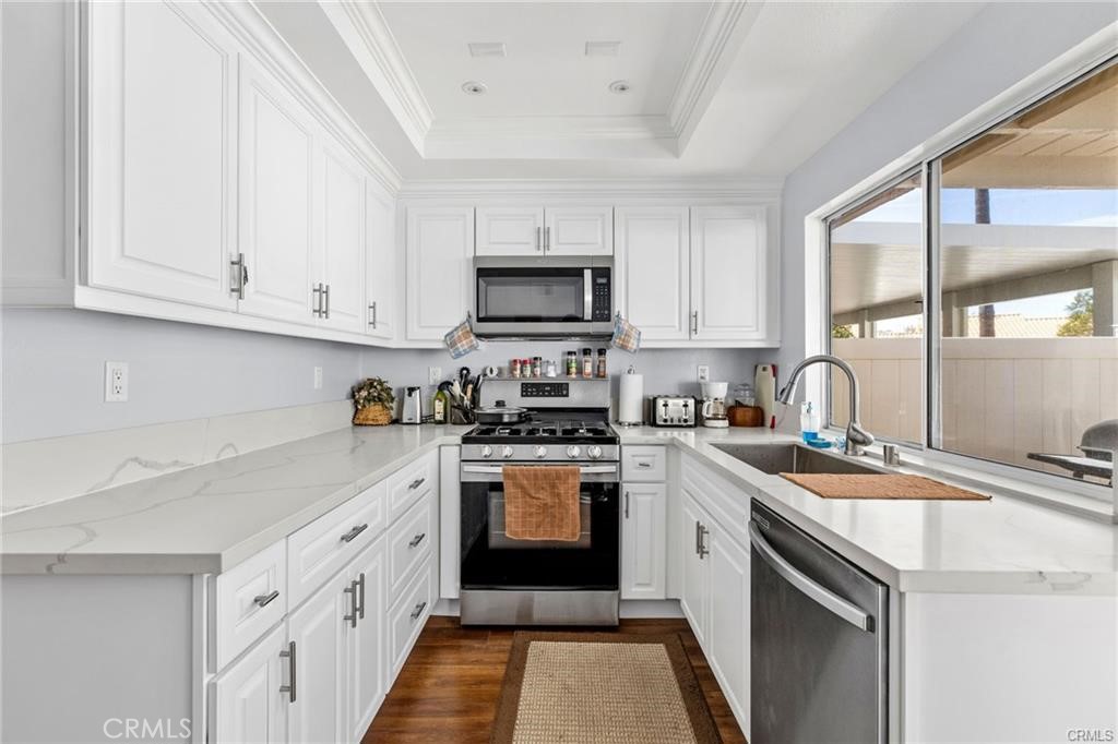 839 Miller Road Banning, CA 92220 - Photo 7 of 21 Kitchen w/ upgraded cabinets