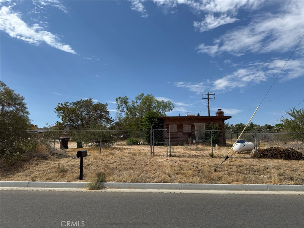 7344 Palm Avenue Yucca Valley, CA 92284 - Photo 5 of 61 56473 Pima