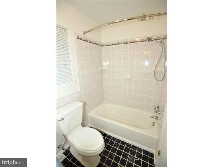 5 Warwick Road Eastampton, NJ 08060 - Photo 21 of 25 Bathroom