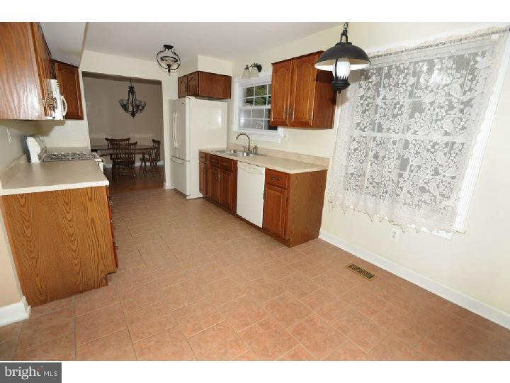5 Warwick Road Eastampton, NJ 08060 - Photo 4 of 25 Kitchen