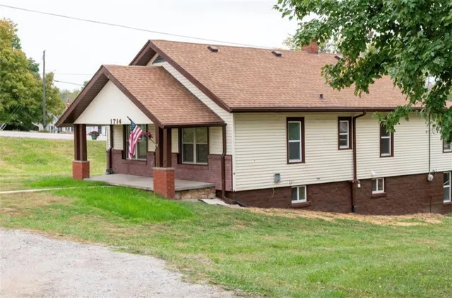 $229,000 | 1714 Blackwell Road, St. Joseph, MO 64505
