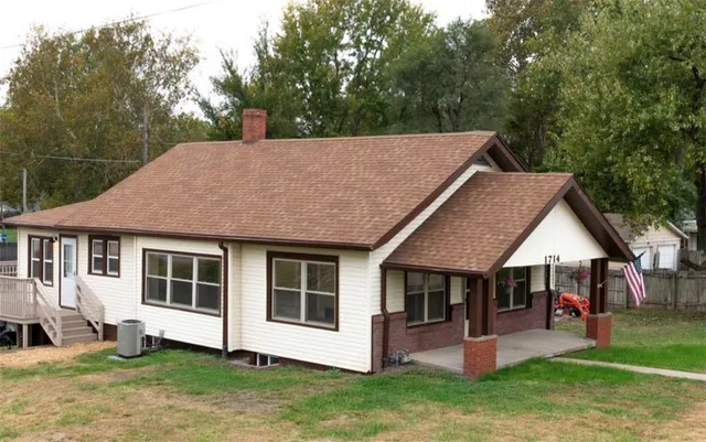 $229,000 | 1714 Blackwell Road, St. Joseph, MO 64505