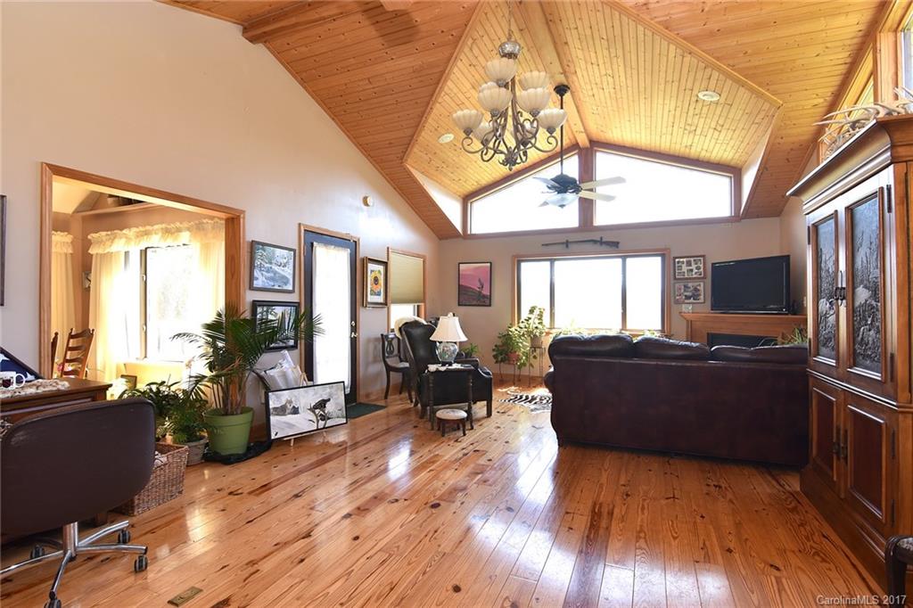 172 Belmont Church Road Clyde, NC 28721 - Photo 3 of 20