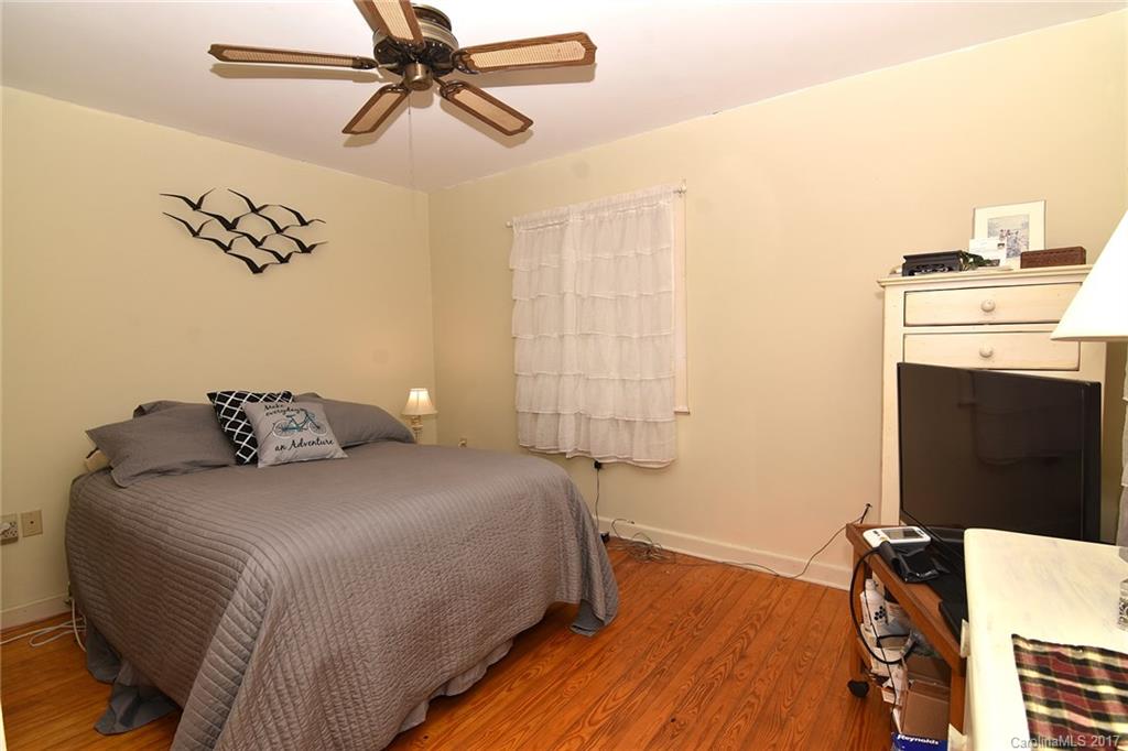 172 Belmont Church Road Clyde, NC 28721 - Photo 9 of 20