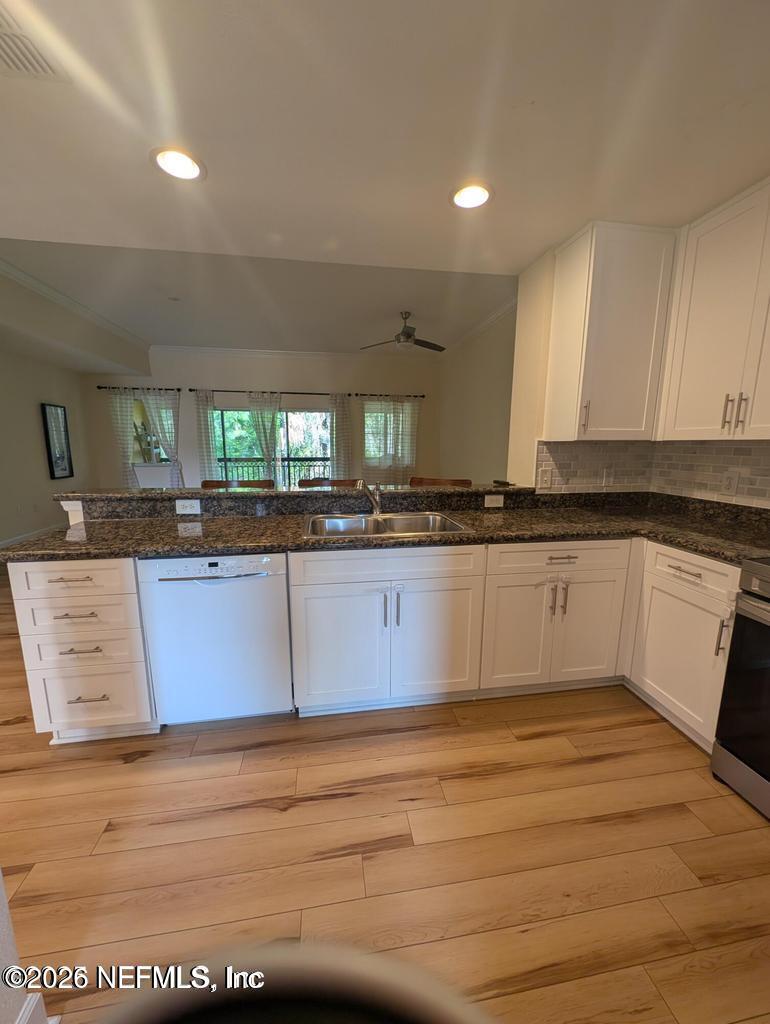 9745 Touchton Road, Unit 2327 Jacksonville, FL 32246 - Photo 3 of 19 KITCHEN