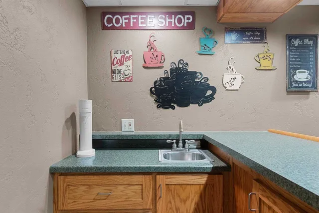 $390,000 | 1410 Alcan Drive, Menasha, WI 54952