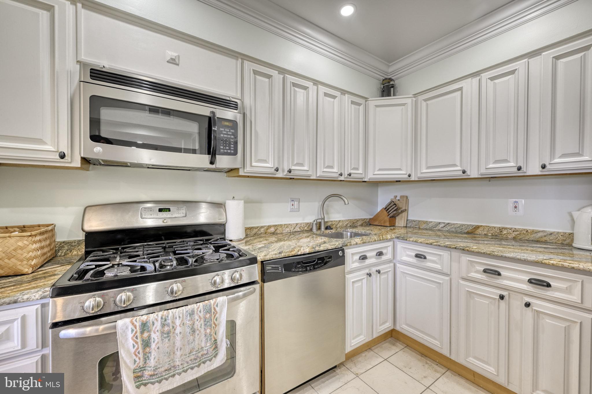 200 Cross Keys Road, Unit R44 Baltimore, MD 21210 - Photo 11 of 24