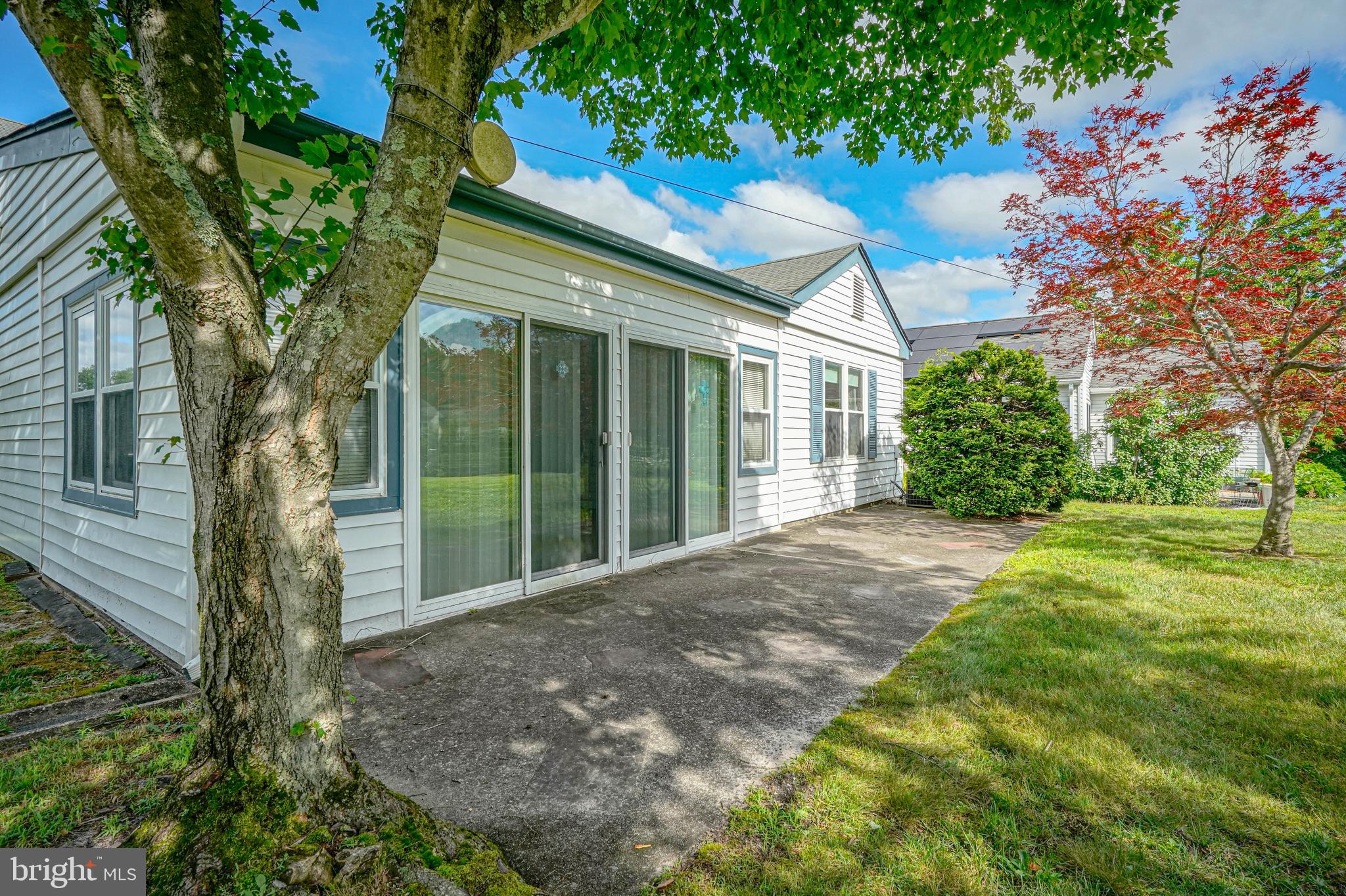 987 Westminster Drive North Southampton, NJ 08088 - Photo 3 of 33
