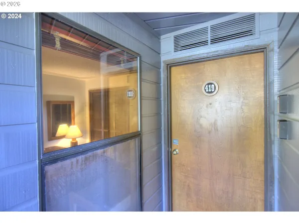 $250,000 | 94304 Wedderburn Loop, Unit 419, Gold Beach, OR 97444