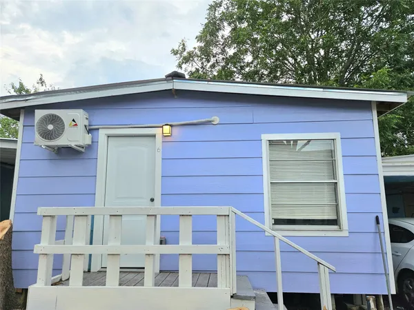 $950 | 4419 West Bayshore Drive, Unit 6, Bacliff, TX 77518