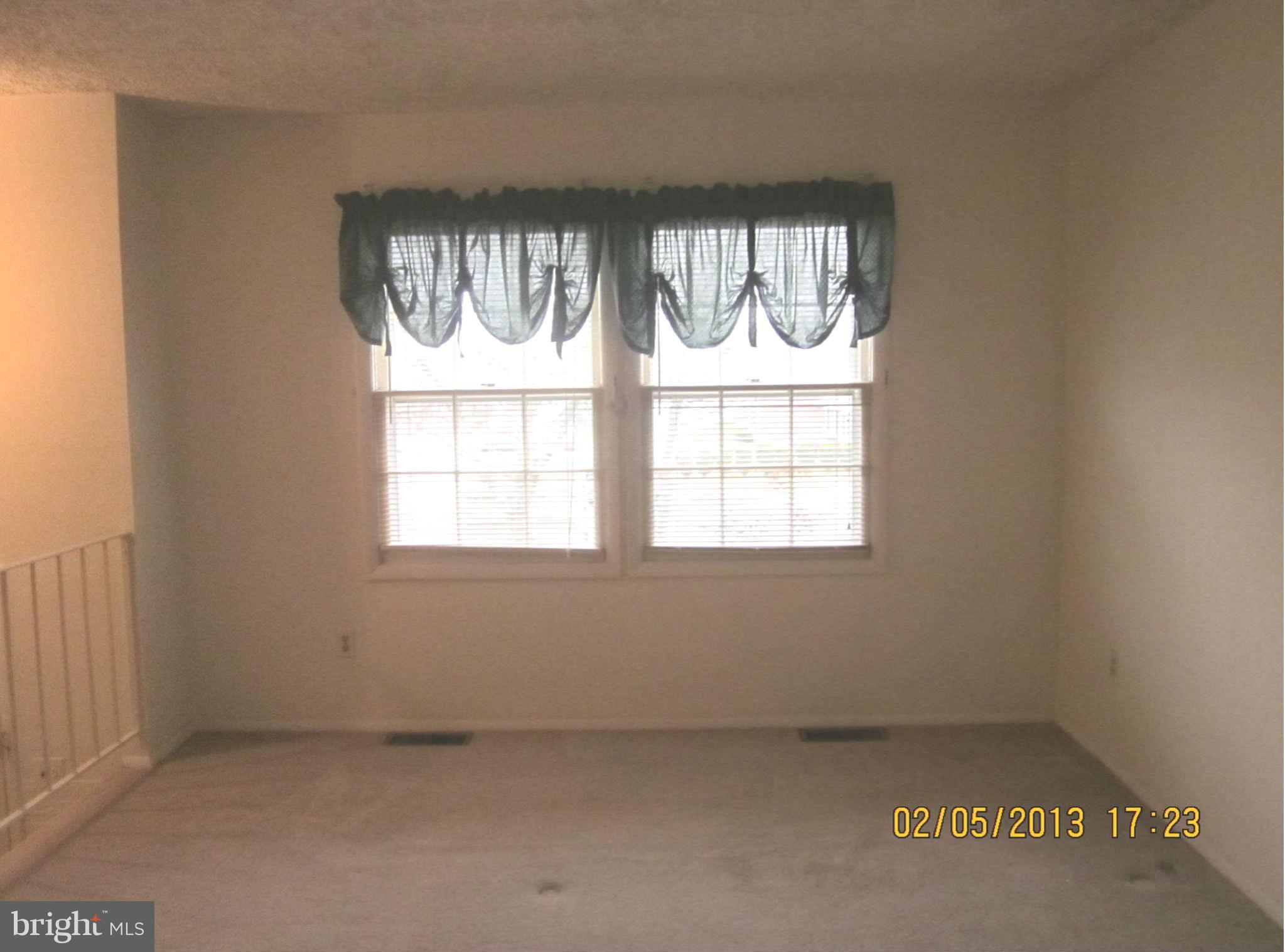 900 Prentiss Road Waldorf, MD 20602 - Photo 4 of 30 Living Room