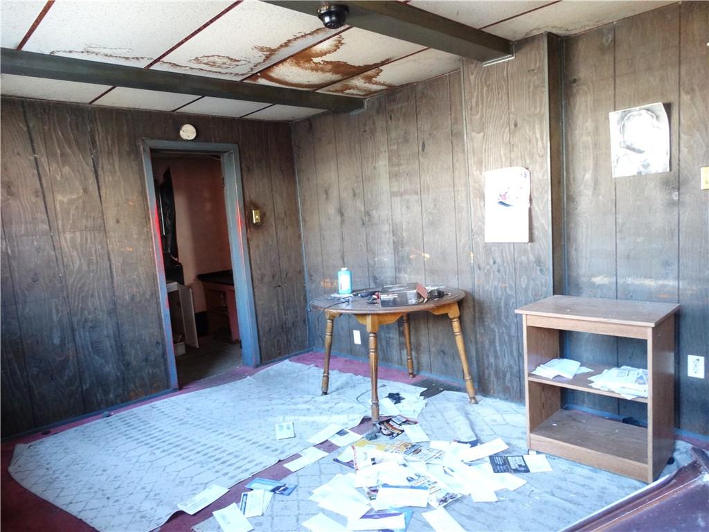 113 Clay Way McKees Rocks, PA 15136 - Photo 3 of 11