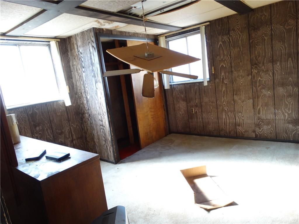 113 Clay Way McKees Rocks, PA 15136 - Photo 9 of 11