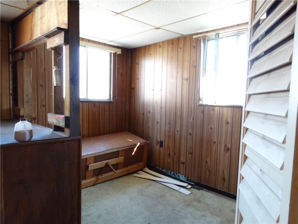 113 Clay Way McKees Rocks, PA 15136 - Photo 10 of 11